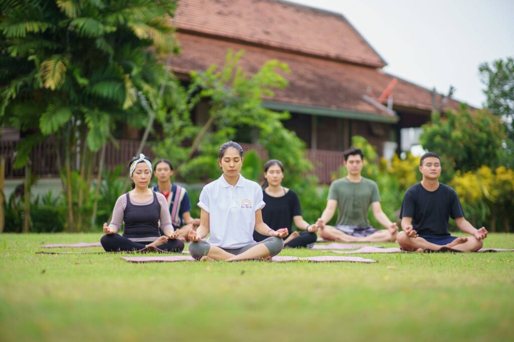 การฝึกเจริญสมาธิในบรรยากาศอันเงียบสงบที่เดอะดอว์น